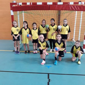 Moins 11 filles